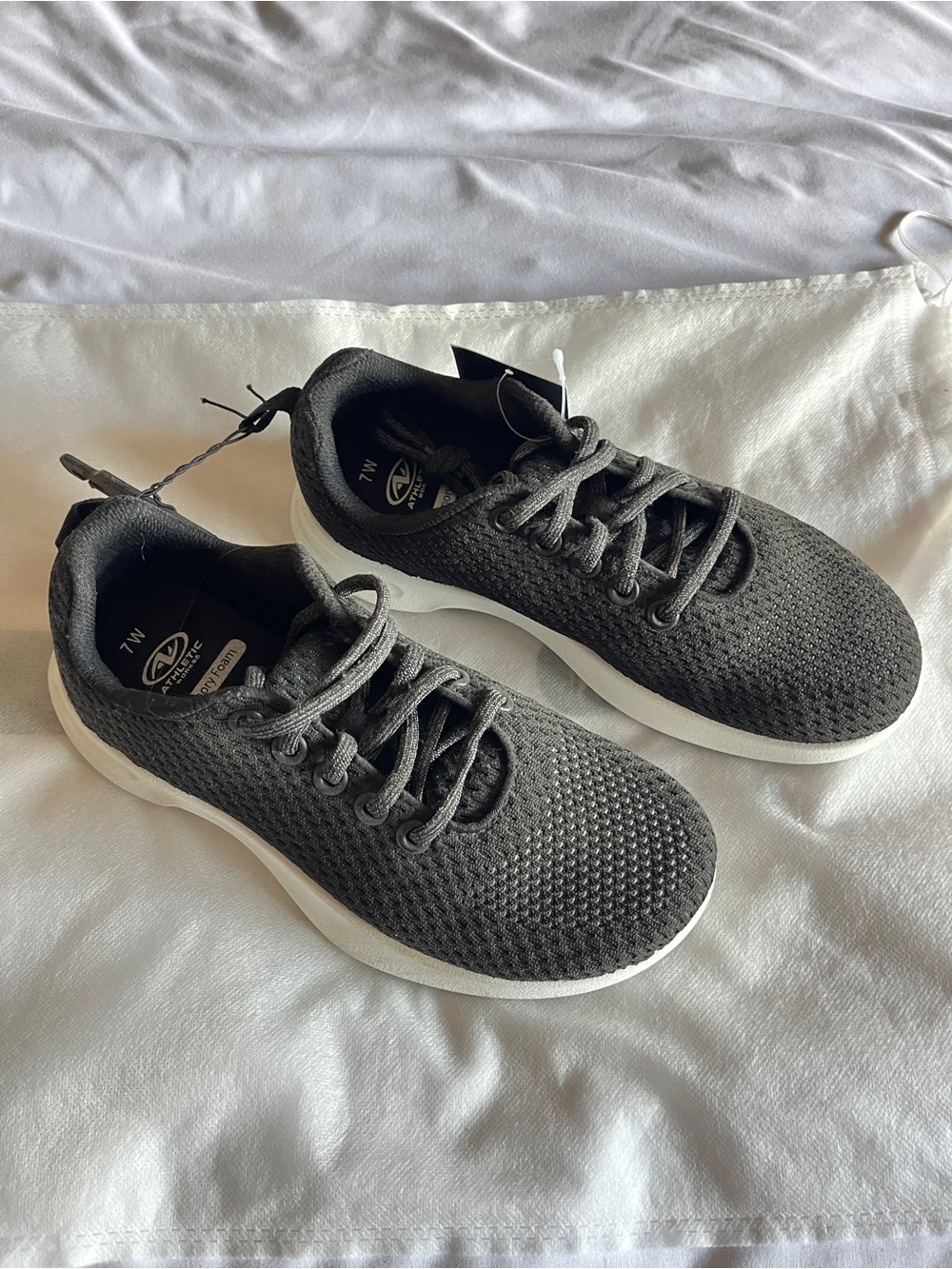 Athletic Works 7W Black Knit Jogger Sneakers 